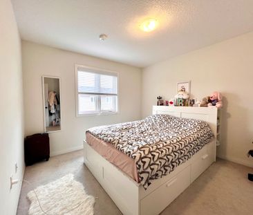 For Lease - 13 Dresser Lane, Hamilton, Ontario - Photo 3