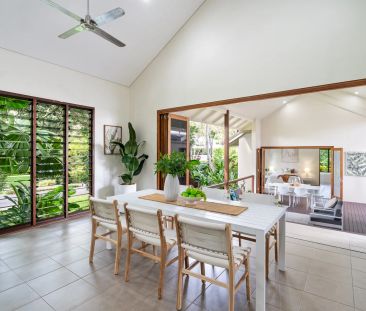 Stylish pavilion home in prestigious Oceans Edge estate – walk to t... - Photo 3