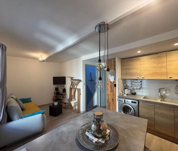 Location Appartement 3 pièces 45m² ROUGIERS 83170 - Photo 1