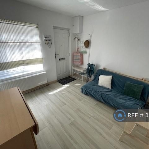 2 bedroom semi-detached house to rent - Photo 1