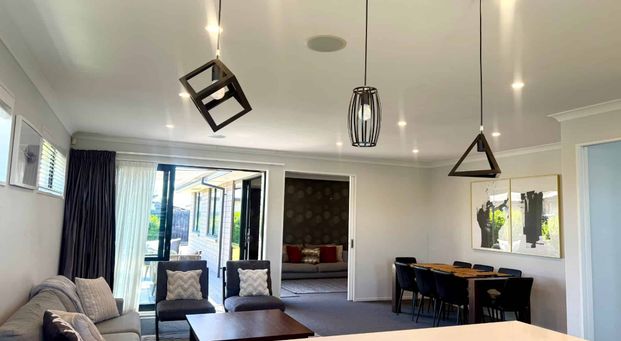 Fully Furnished Modern Spacious Family Home in Prime Subdivision! - Photo 1