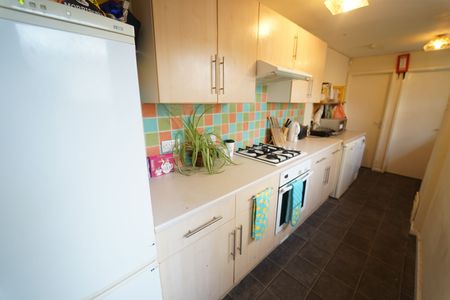 8 Mettham Street, NG7 1SH, NOTTINGHAM - Photo 3