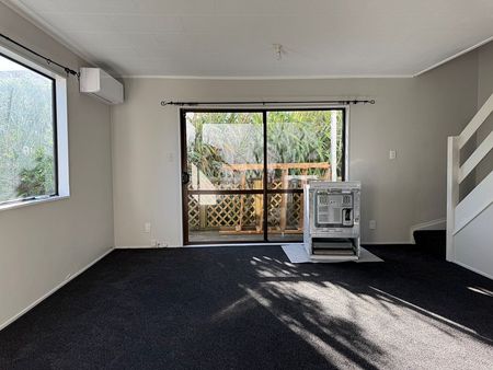 3BR Townhouse in Newlands, Newly Renovated! - Photo 3