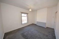 2 bed House - Mid Terrace for Rent - Photo 5