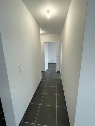 Location Appartement 3 pièces 62m² CHAMBRAY LES TOURS 37170 - Photo 3