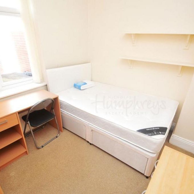 5 bedroom house to rent - Photo 1