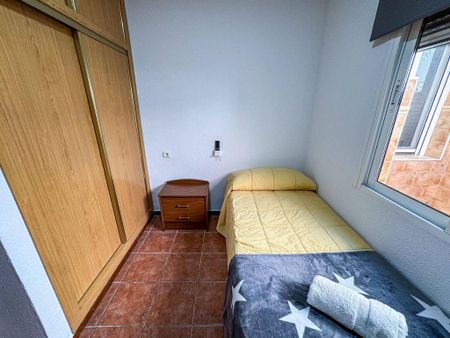 3 room luxury Flat for rent in Torrevieja, Valencia - Photo 4