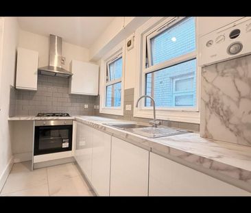 2 Bed Flat, Tooting High St, SW17 - Photo 4