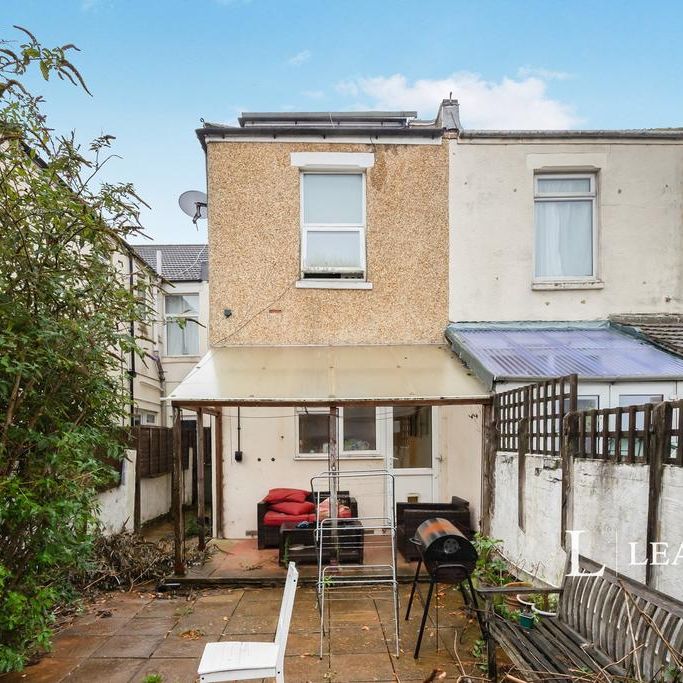 1 bedroom in a house share to rent - Photo 1