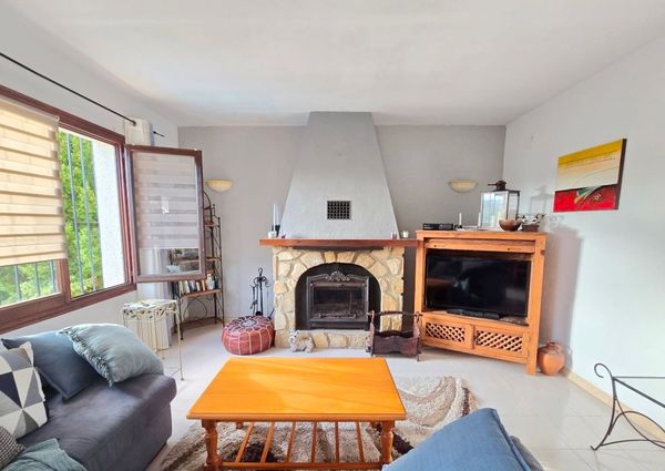 SPACIOUS VILLA FOR RENT FOR LONG TERM INCLUDING SUMMER