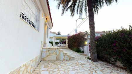 Casa o chalet de alquiler en Oriola, 8, Pueblo Acantilado - Lanuza - Photo 2