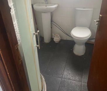 Room in a Shared House, Ilford, IG1 - Photo 4