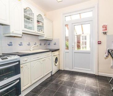 5 bedroom terraced house to rent - Photo 4