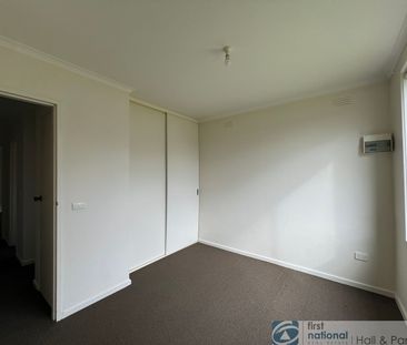 Neat & Convenient Two-Bedroom Flat in Prime Location - Photo 6