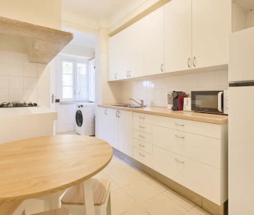 Room in a shared 8-bedroom apartment for rent in Lisbon, perfect fo... - Foto 5