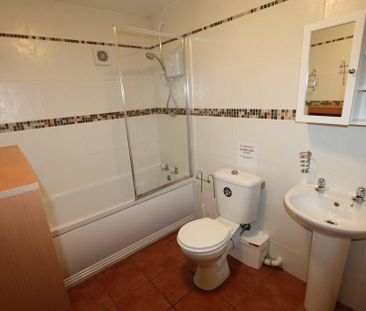 4 bedroom flat to rent - Photo 6