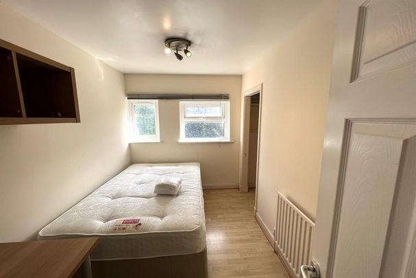 6 bedroom terraced house to rent - Photo 1