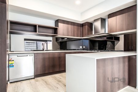 MODERN TOWNHOUSE WITH ALL YOU NEED! - Photo 3