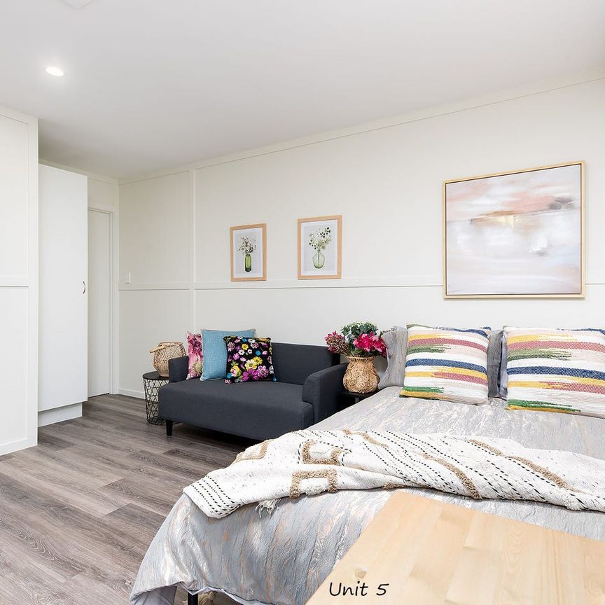 Self contained studio style - Furnished Unit in Bald Hills -Bills Included! - Photo 1