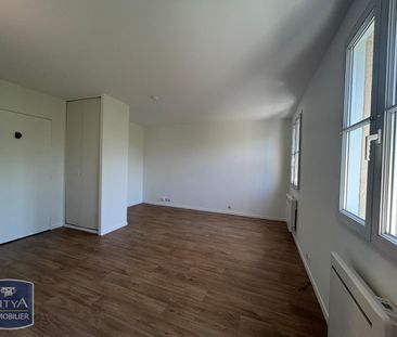 Location Appartement 1 pièce 26m² LE PERRAY EN YVELINES 78610 - Photo 1