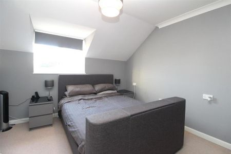2 bedroom semi-detached house to rent - Photo 2