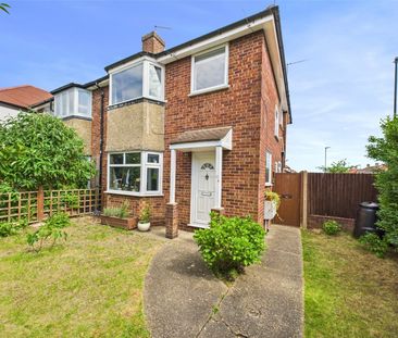 Hampton Lane, Hanworth, Middlesex, TW13, Feltham - Photo 1