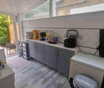 3 bedroom terraced house to rent - Photo 6