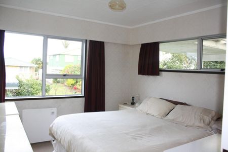 Neat and tidy two-bedroom home - Photo 4