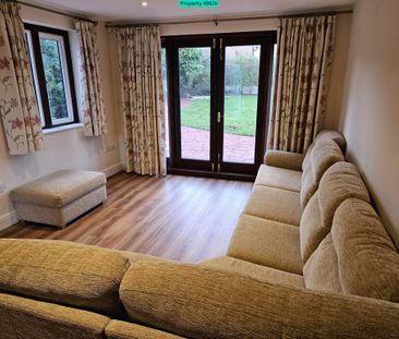 4 bedroom semi-detached house to rent - Photo 1