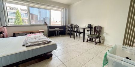 Studio met slaaphoek te huur in Kortrijk voor € 650 met 1 slaapkamer - Photo 4