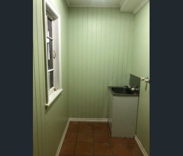 Modern apartment with character - Photo 5