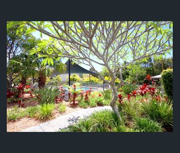 RENOVATED AND FULLY FURNISHED SPACIOUS TOWNHOUSE WITH VIEWS IN THE ... - Photo 2