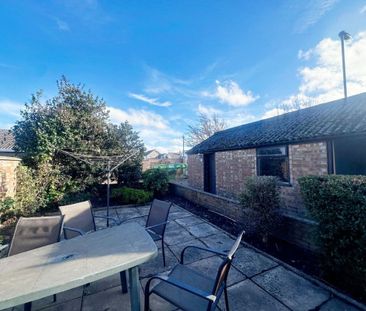 1 bedroom house share - Photo 3