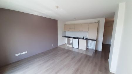 location Appartement T2 DE 43.4m² À POISSY - Photo 3