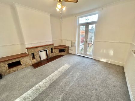 Brierley Cottages, Sutton-In-Ashfield - Photo 4