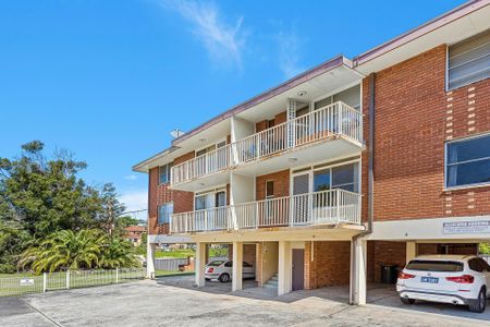 4/21 Staff Street, Wollongong NSW 2500, Wollongong - Photo 2