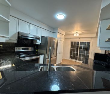 For Lease - 128 Sweetwood Circle, Brampton, Ontario - Photo 5