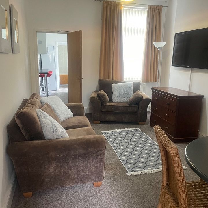 2 Bed Terraced House, Colchester Street, CV1 - Photo 1