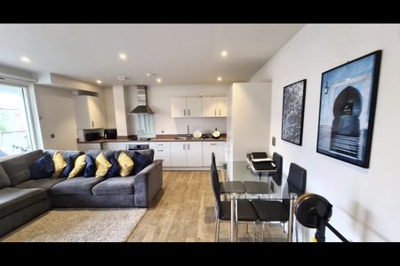 2 Bed Flat, Station Road, N11 - Photo 2