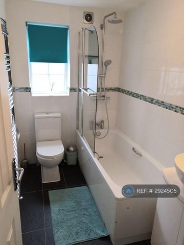 1 bedroom in a house share to rent - Photo 5