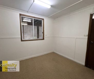 37 Long Crescent, Shortland, NSW 2307 - Photo 3