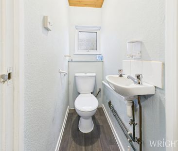 4 bedroom End Terraced House - Travellers Lane, Hatfield - Photo 2