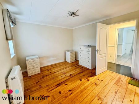 Parsonage Road, West Thurrock - Photo 4