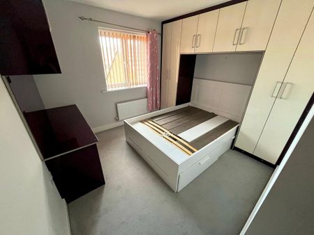 4 bedroom detached house to rent - Photo 5