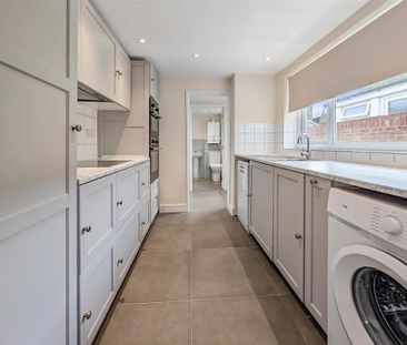 2 bedroom semi-detached house to rent - Photo 4