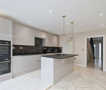 House Share to rent - Axminster Crescent, Welling, DA16 - Photo 6