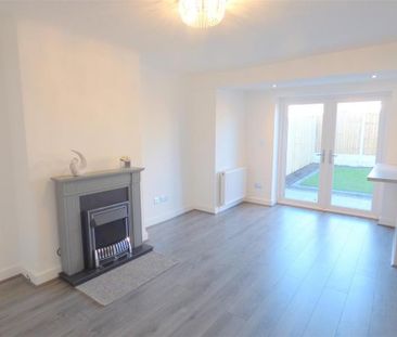 2 bedroom bungalow to rent - Photo 2