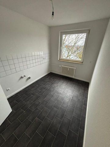 **Frisch Renoviert** Perfekt geschnittene 3-Zimmerwohnung MIT BALKON!!! - Photo 4