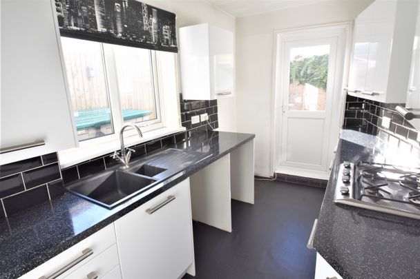 2 bedroom terraced house to rent - Photo 1