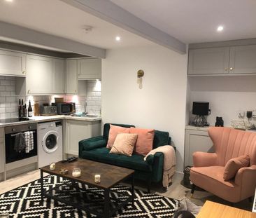 1 Bed End Terrace, Haleys Yard, LS13 - Photo 4